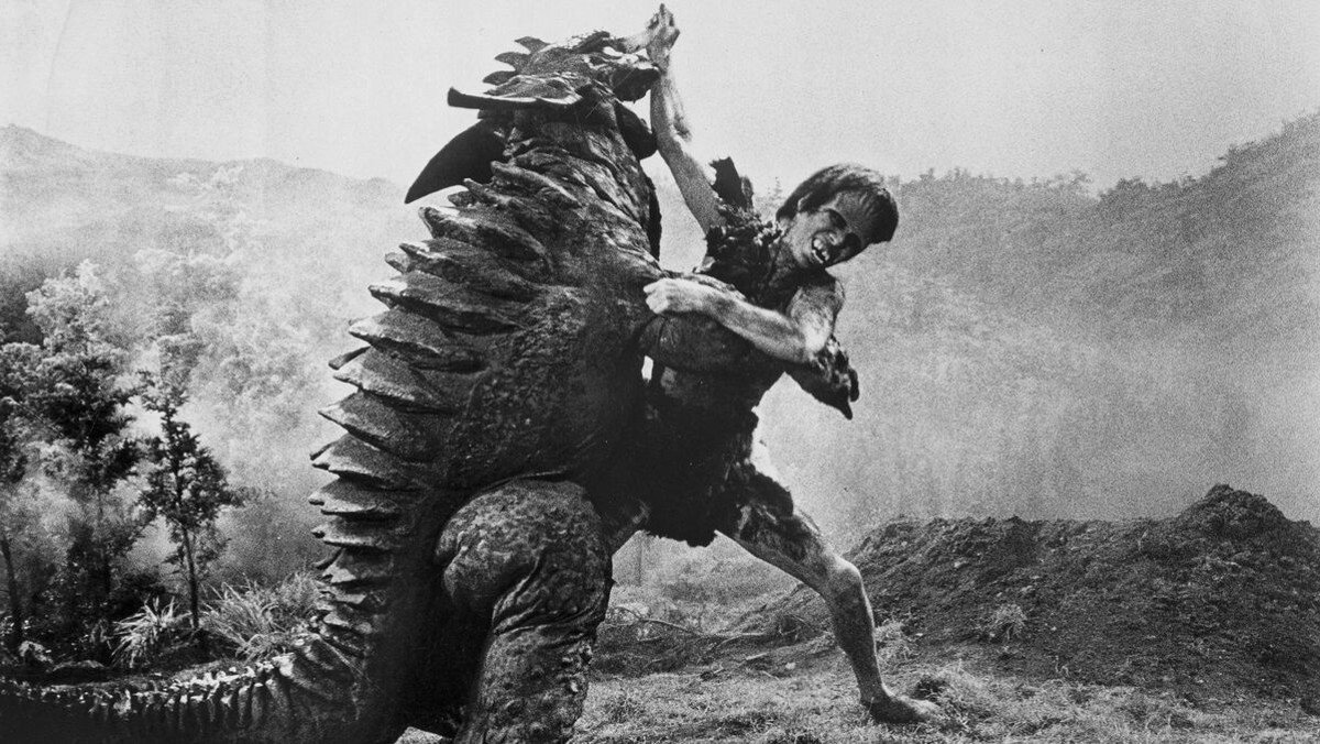 A mutated, enormous Frankenstein's Monster fights the kaiju Baragon in Frankenstein Conquers the World.