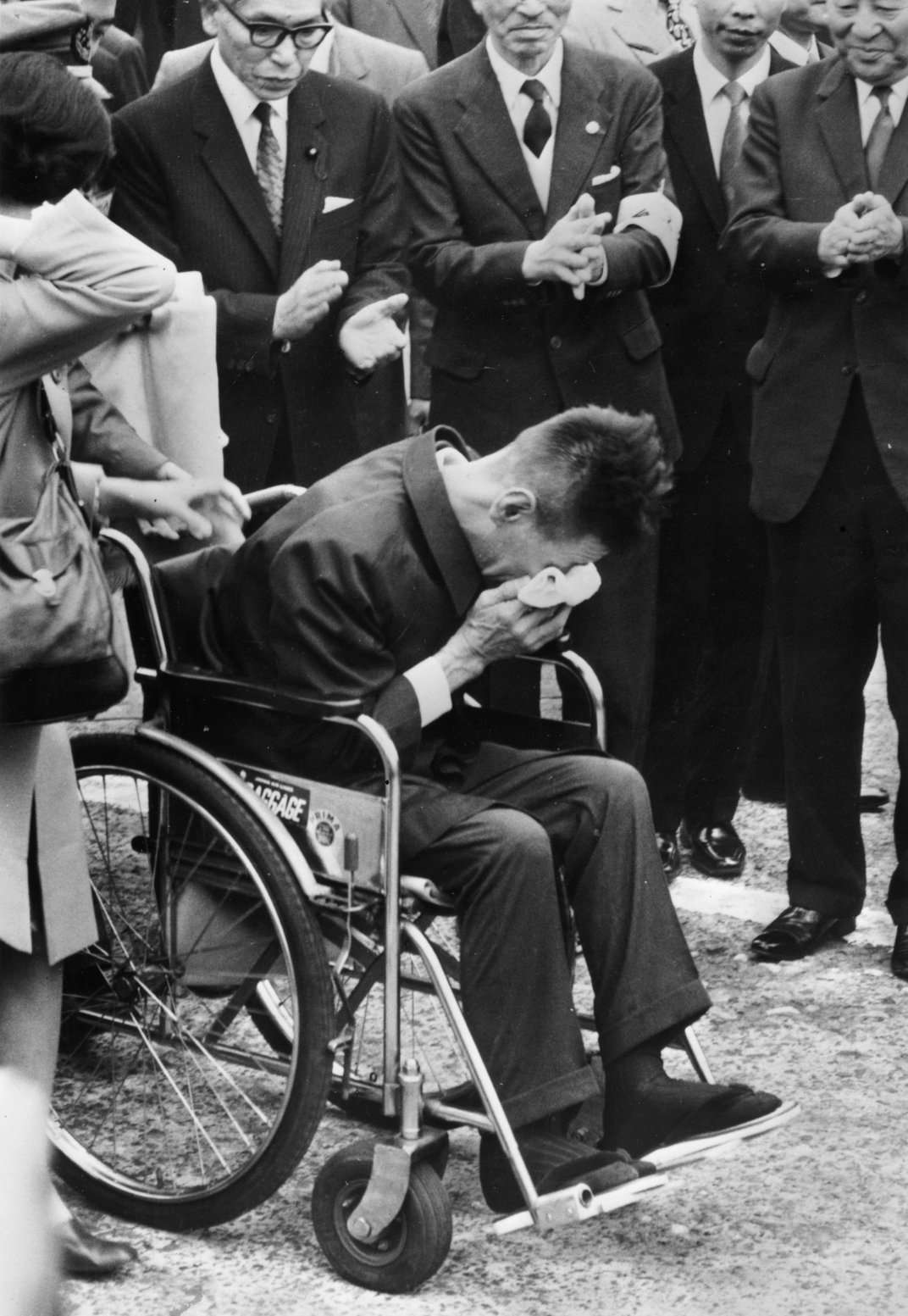 Shoichi Yokoi Japanese Soldier weeping after returing to Japan